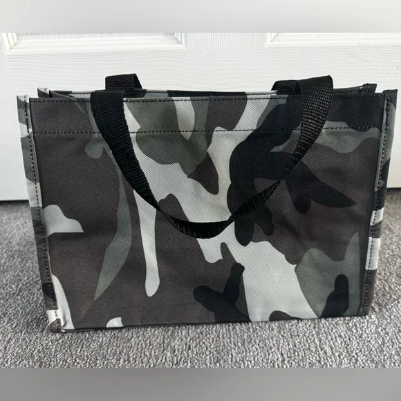 Thirty-One Camo Insulated Utility Tote Lunch Bag 12x8x6 - Picture 1 of 4